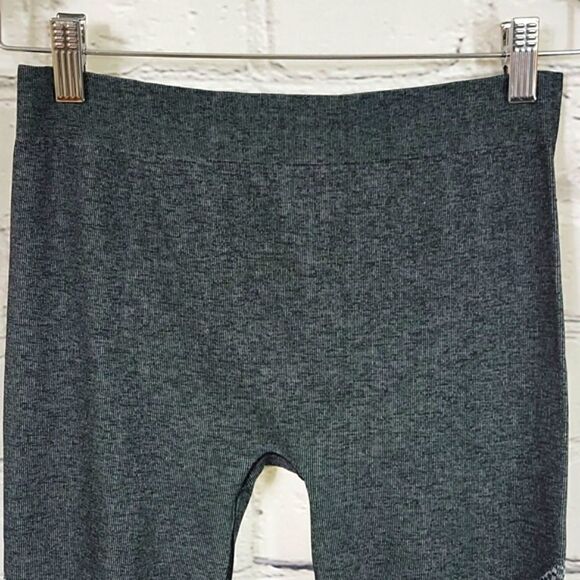 GapFit
Motion Leggings - Picture 5 of 8